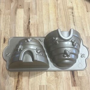 Nordic Ware Metallic Beehive Cake Mold